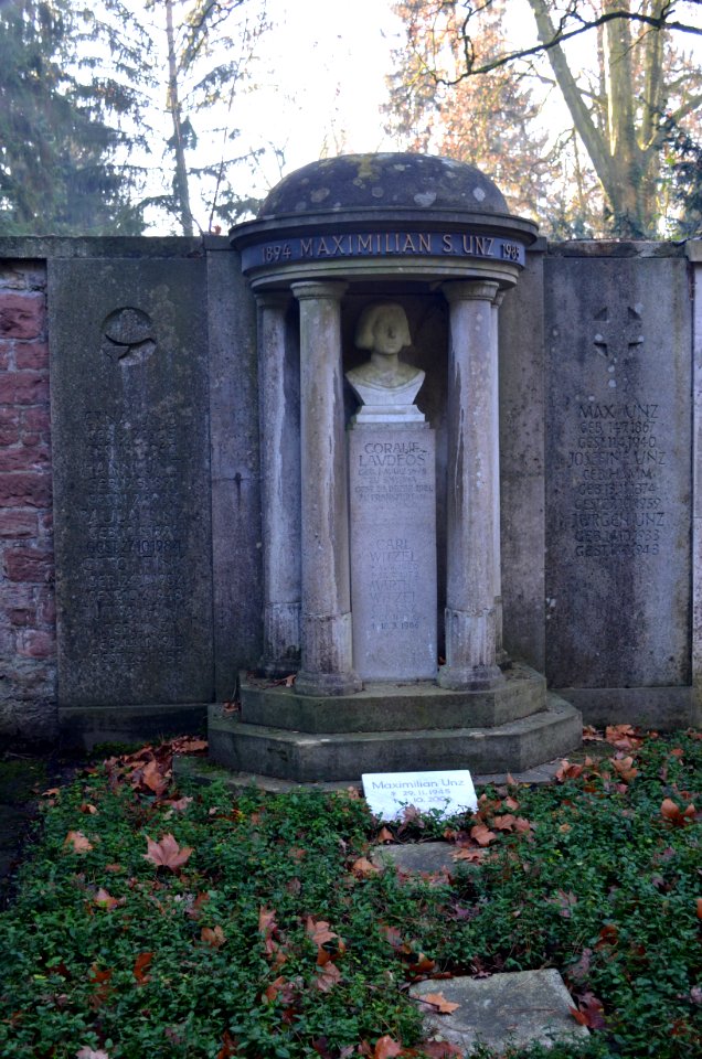 Frankfurt, Hauptfriedhof, Grab I adM 59 Lavdeos