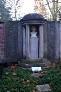 Frankfurt, Hauptfriedhof, Grab I adM 59 Lavdeos