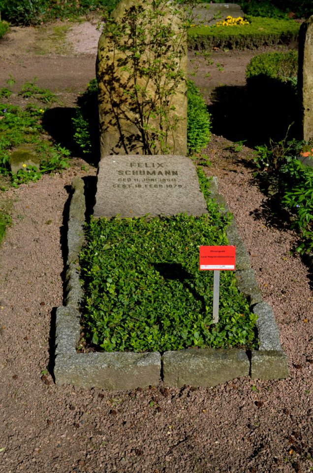 Frankfurt, Hauptfriedhof, Grab J 709 Felix Schumann