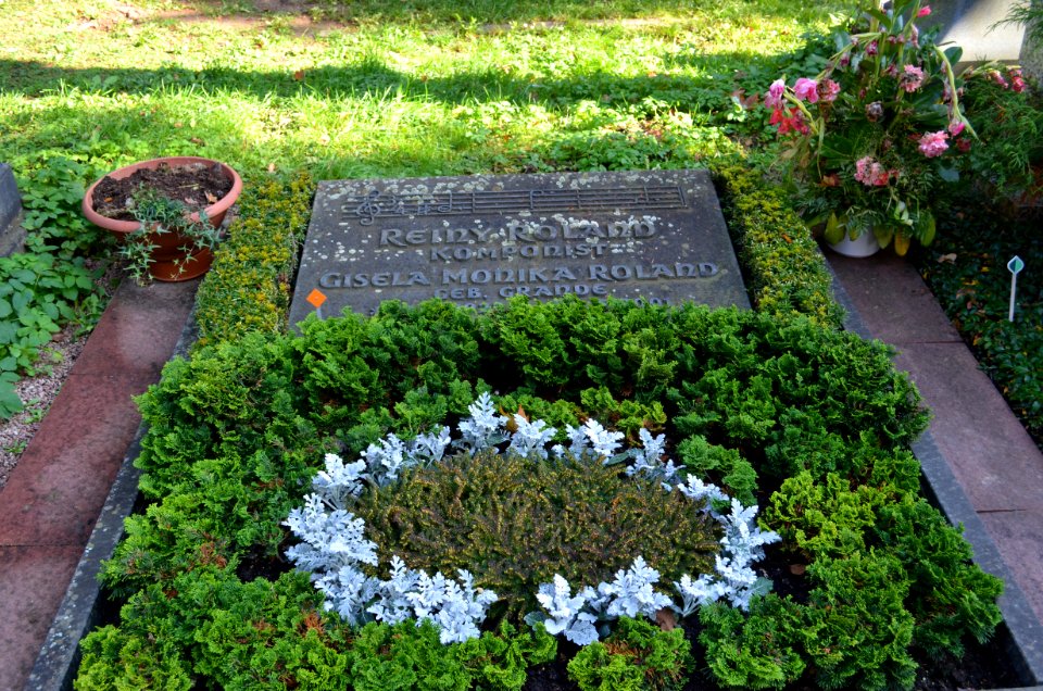 Frankfurt, Hauptfriedhof, Grab Reiny Roland