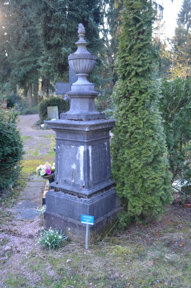 Frankfurt, Hauptfriedhof, Grab K 255 Bingenheimer