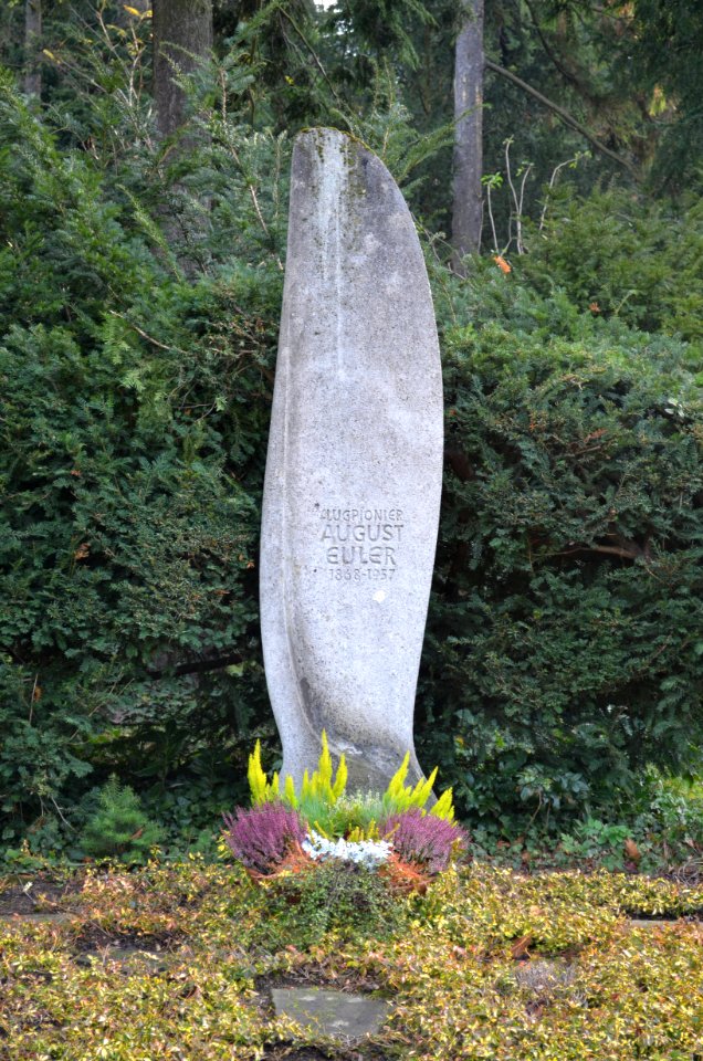 Frankfurt, Hauptfriedhof, Grab IV 120 Euler
