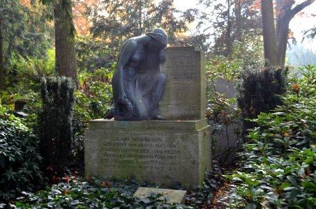Frankfurt, Hauptfriedhof, Grab II Gartengräber 42 Weinreben