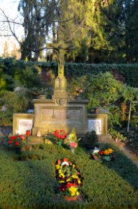 Frankfurt, Hauptfriedhof, Grab K 646-646a Mack