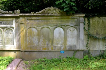 Frankfurt-Bornheim, Friedhof, Grab B adM 79 Baumgärtner-Elwenn
