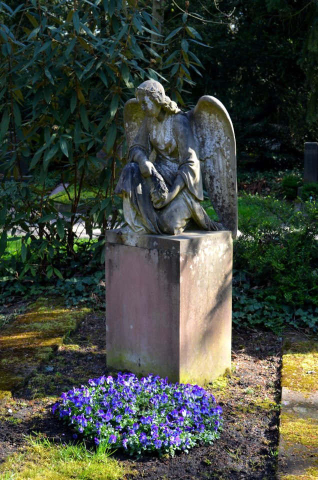Frankfurt, Hauptfriedhof, Grab J 400-408-409d Grabstätte der Diakonissen