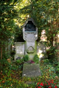 Frankfurt, Hauptfriedhof, Grab J 361 Hösbacher