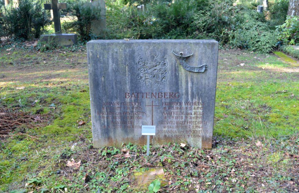 Frankfurt, Hauptfriedhof, Grab J 954 Mathilde Battenberg
