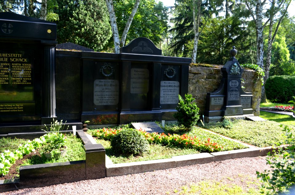 Frankfurt-Fechenheim, Friedhof, Grab A IV adM 6 Ewald