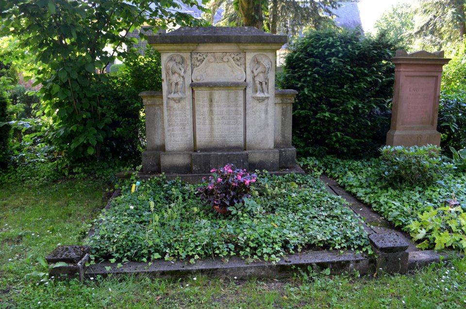 Frankfurt-Fechenheim, Friedhof, Grab A 1-14 Meyer