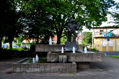 Frankfurt-Heddernheim. Fassnachtsbrunnen