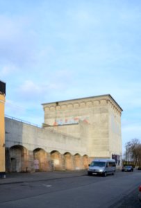 Frankfurt-Höchst, Hochbunker am Bahnhof