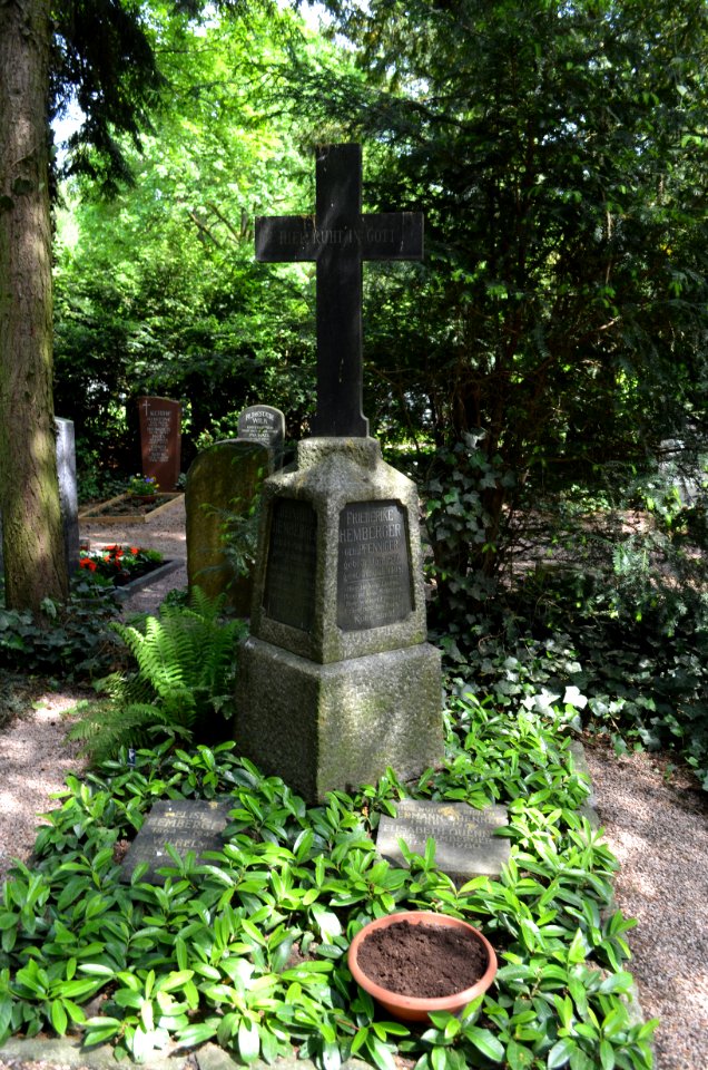 Frankfurt-Bornheim, Friedhof, Grab C394 Hemberger