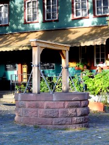 Frankfurt-Höchst, Brunnen auf dem Schloßplatz photo