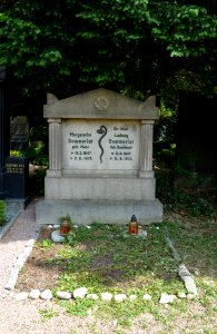 Frankfurt-Bornheim, Friedhof, Grab A528 Sommerlat