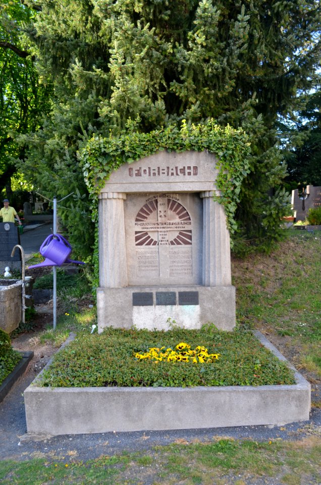 Frankfurt-Enkheim, Friedhof, Grab Forbach