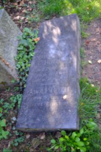 Frankfurt-Hausen, Alter Friedhof, Grab (1)