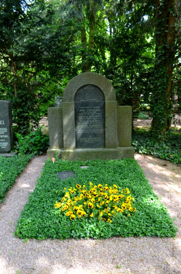 Frankfurt-Bornheim, Friedhof, Grab D 1090 Schiebener