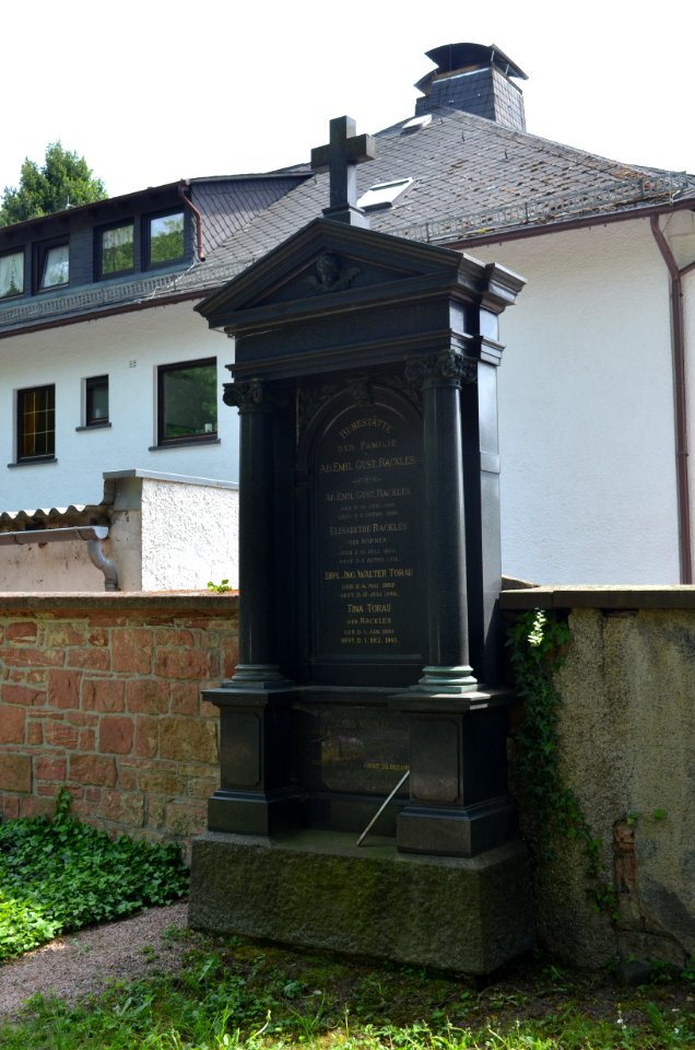 Frankfurt-Bornheim, Friedhof, Grab A adM 16 Rackles