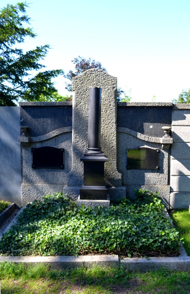 Frankfurt-Niederrad, Friedhof, Grab B adM 157-159 Marx
