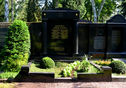 Frankfurt-Fechenheim, Friedhof, Grab A IV adM 5 Schack