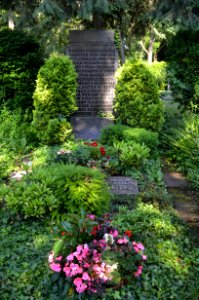 Frankfurt-Fechenheim, Friedhof, Grab A IV-31 Fleischhauer