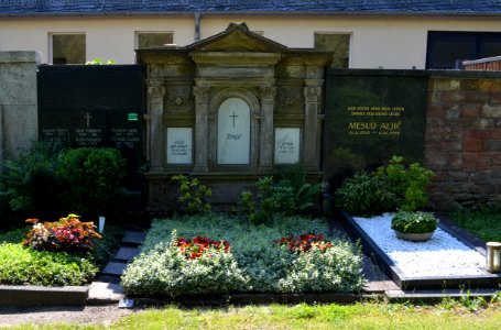 Frankfurt-Fechenheim, Friedhof, Grab A adM 20a Siebel-Zengel