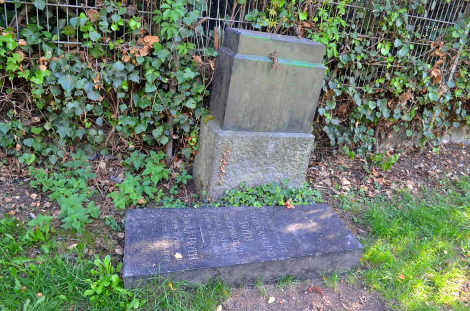 Frankfurt-Hausen, Alter Friedhof, Grab