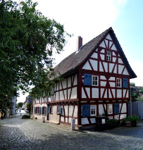 Frankfurt-Schwanheim, Vierhäusergasse 10