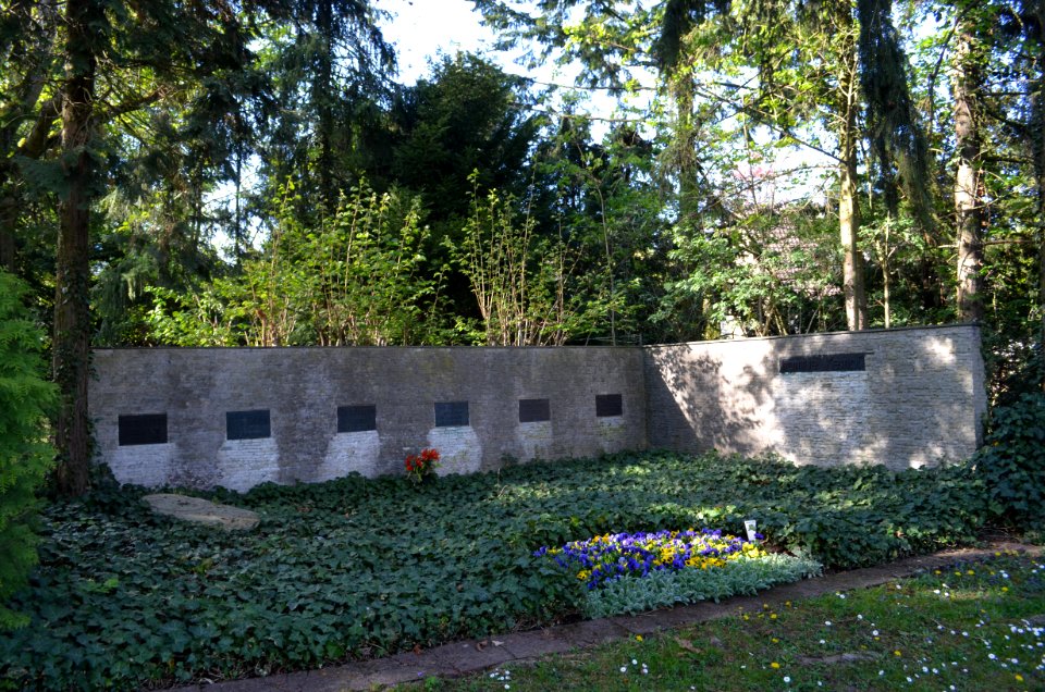 Frankfurt-Enkheim, Friedhof, Grab Kempf