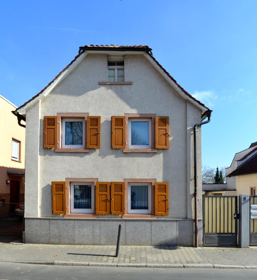 Frankfurt-Seckbach, Leonardsgasse 1 (1)