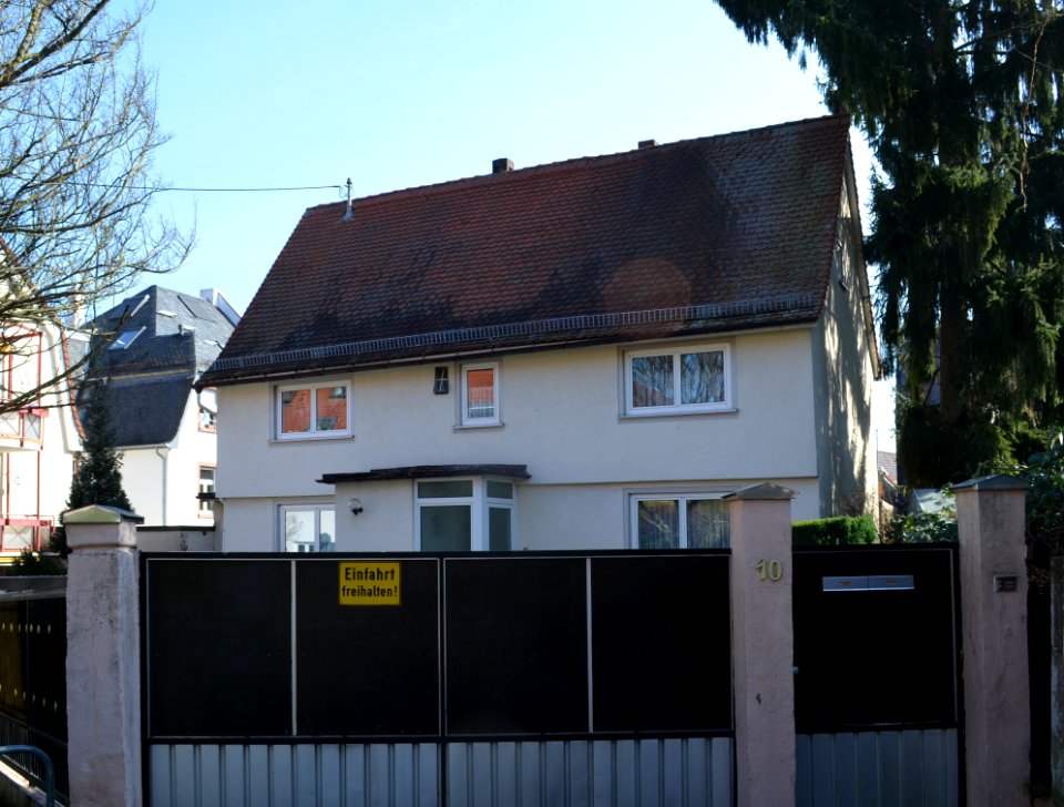 Frankfurt-Seckbach, Alt-Seckbach 10