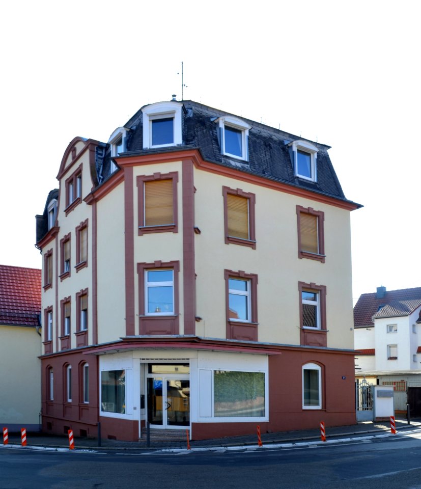 Frankfurt-Seckbach, Hofhausstraße 9