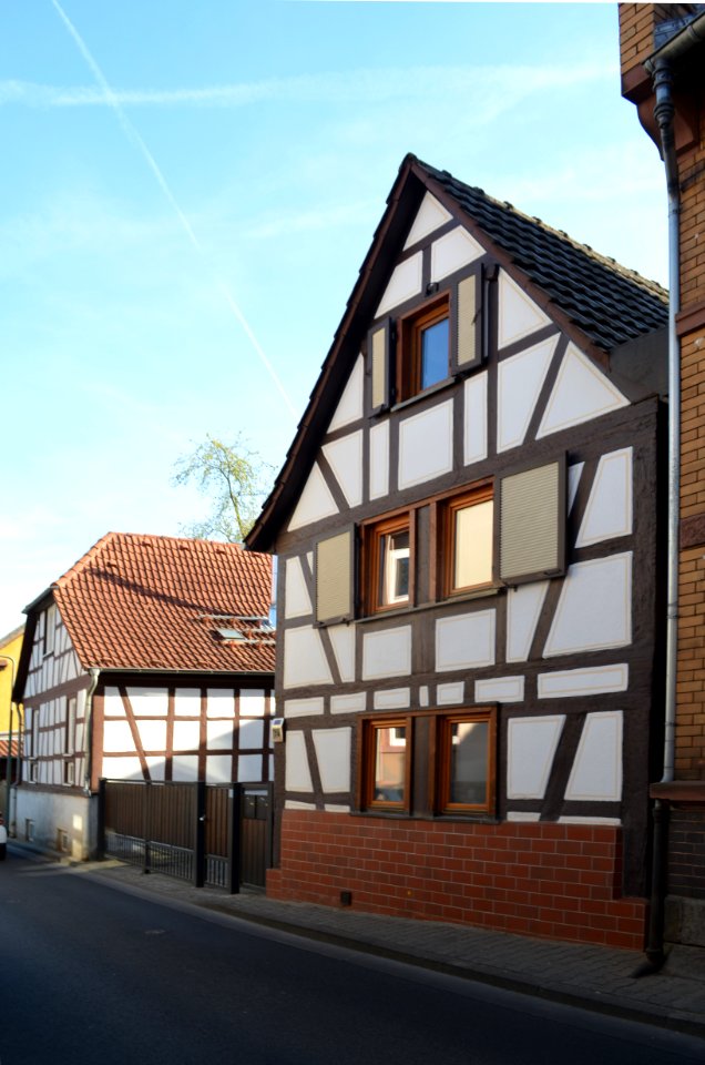 Frankfurt-Enkheim, Neuer Weg 74