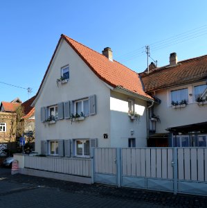 Frankfurt-Seckbach, Hintergasse 8