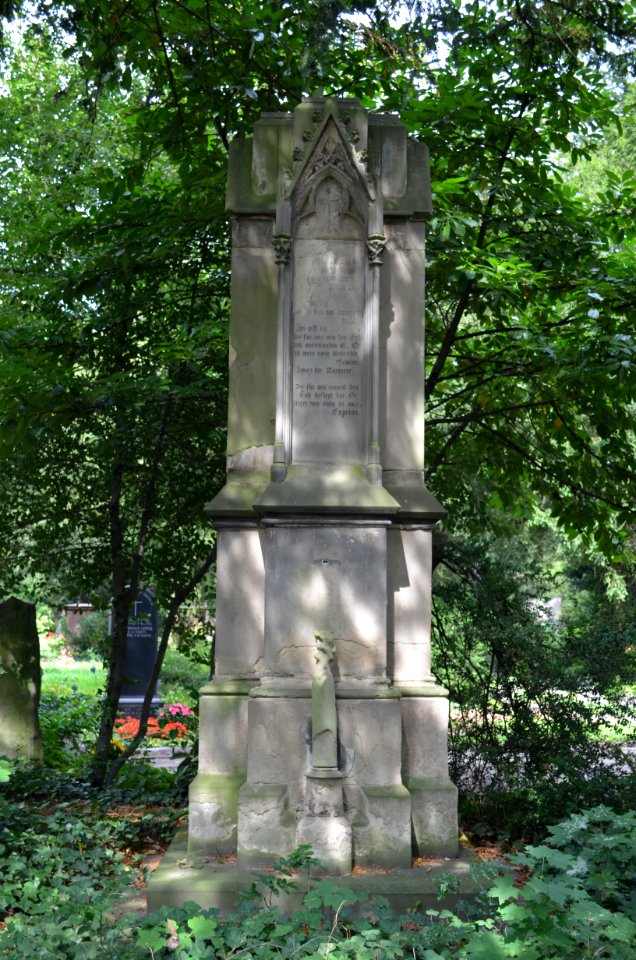 Frankfurt, Hauptfriedhof, Grab D 211 Schlosser