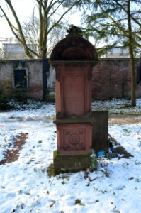Frankfurt, Hauptfriedhof, Grab E 367-368 Schultheis