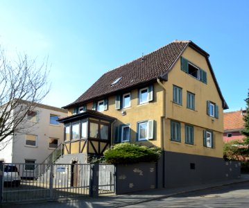 Frankfurt-Seckbach, Hofhausstraße 13