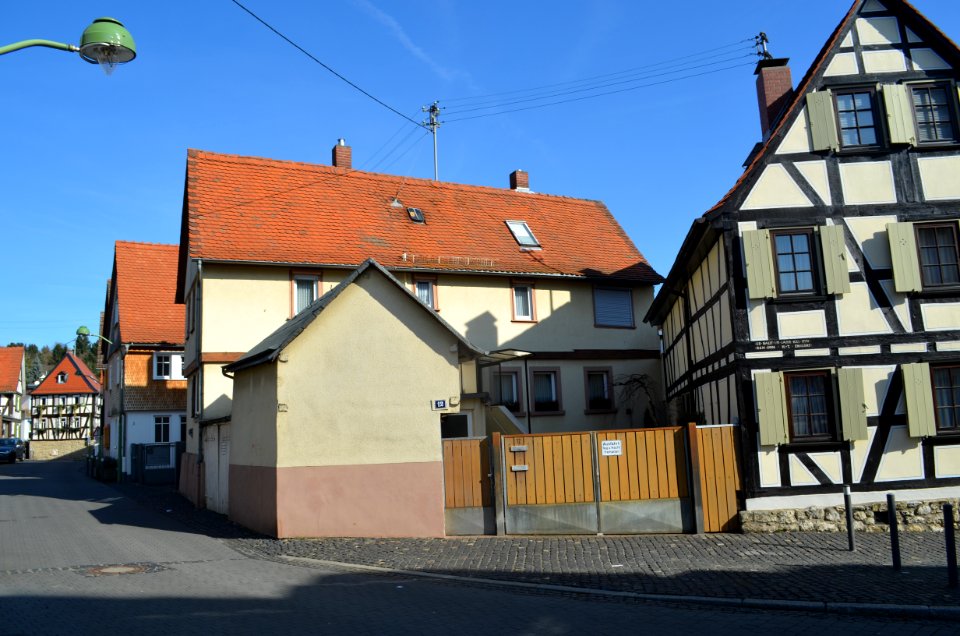 Frankfurt-Seckbach, Hofhausstraße 12