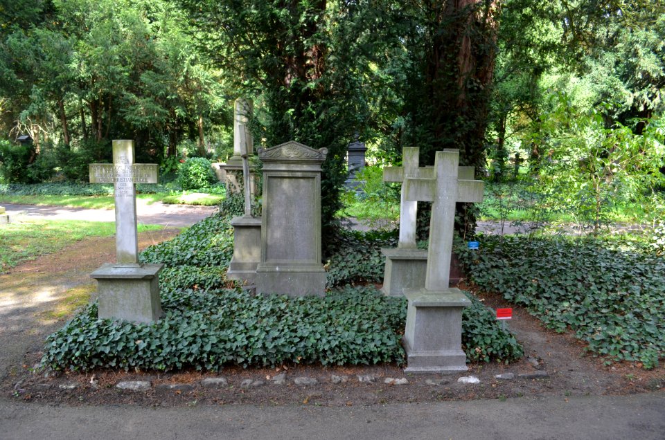 Frankfurt, Hauptfriedhof, Grab D 242-242a Jügel
