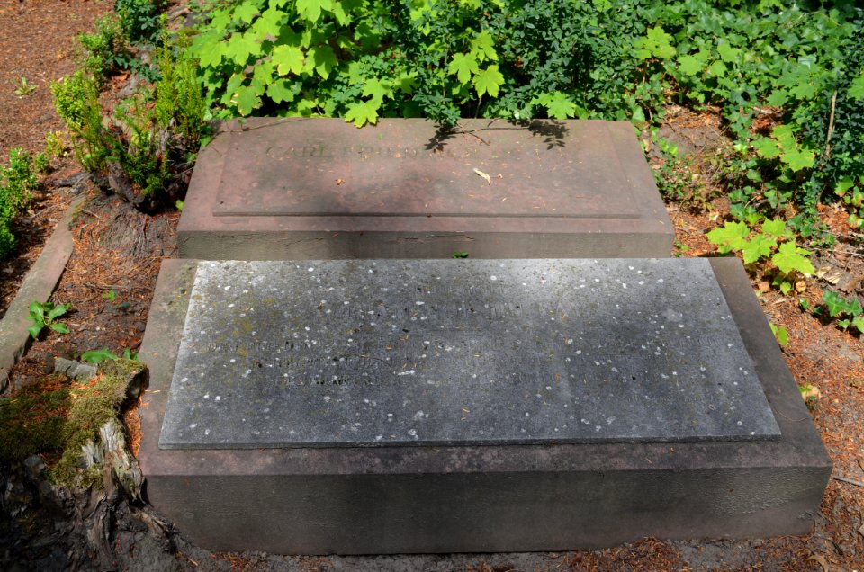 Frankfurt, Hauptfriedhof, Grab D 212 du Fay (3)