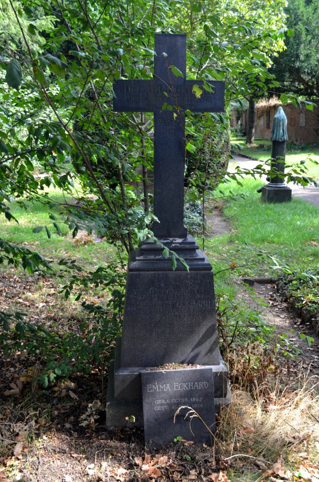 Frankfurt, Hauptfriedhof, Grab D 18a Eckhardt
