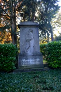Frankfurt, Hauptfriedhof, Grab F 899 f-i Roessler