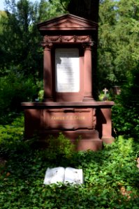 Frankfurt, Hauptfriedhof, Grab D 177 Gause