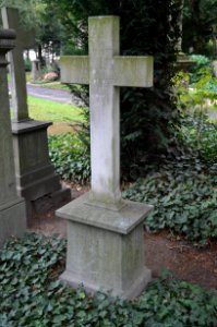 Frankfurt, Hauptfriedhof, Grab D 242-242a Jügel (5)