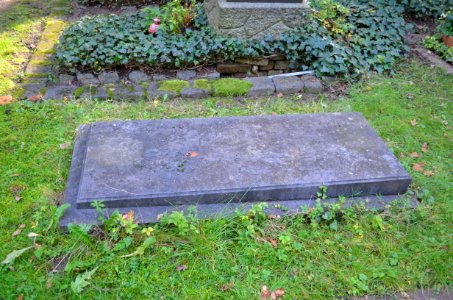 Frankfurt, Hauptfriedhof, Grab F I Harff
