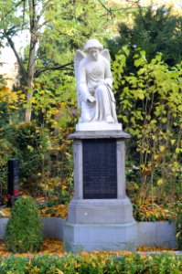 Frankfurt, Hauptfriedhof, Grab F 743-744 Ditmar