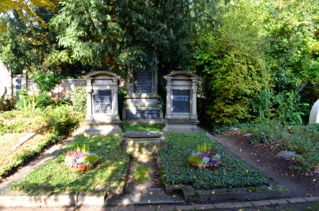 Frankfurt, Hauptfriedhof, Grab F 816-817 Binding
