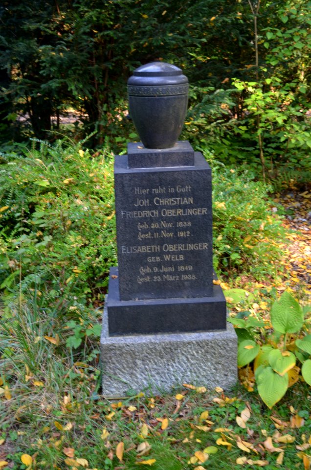 Frankfurt, Hauptfriedhof, Grab C 374 a Oberlinger