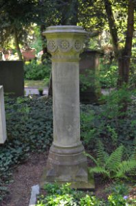 Frankfurt, Hauptfriedhof, Grab F 685 Schüler